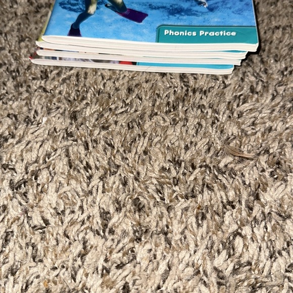 Phonics readers book bundle - Picture 3 of 4